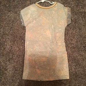 Casual dress with palm trees and tie